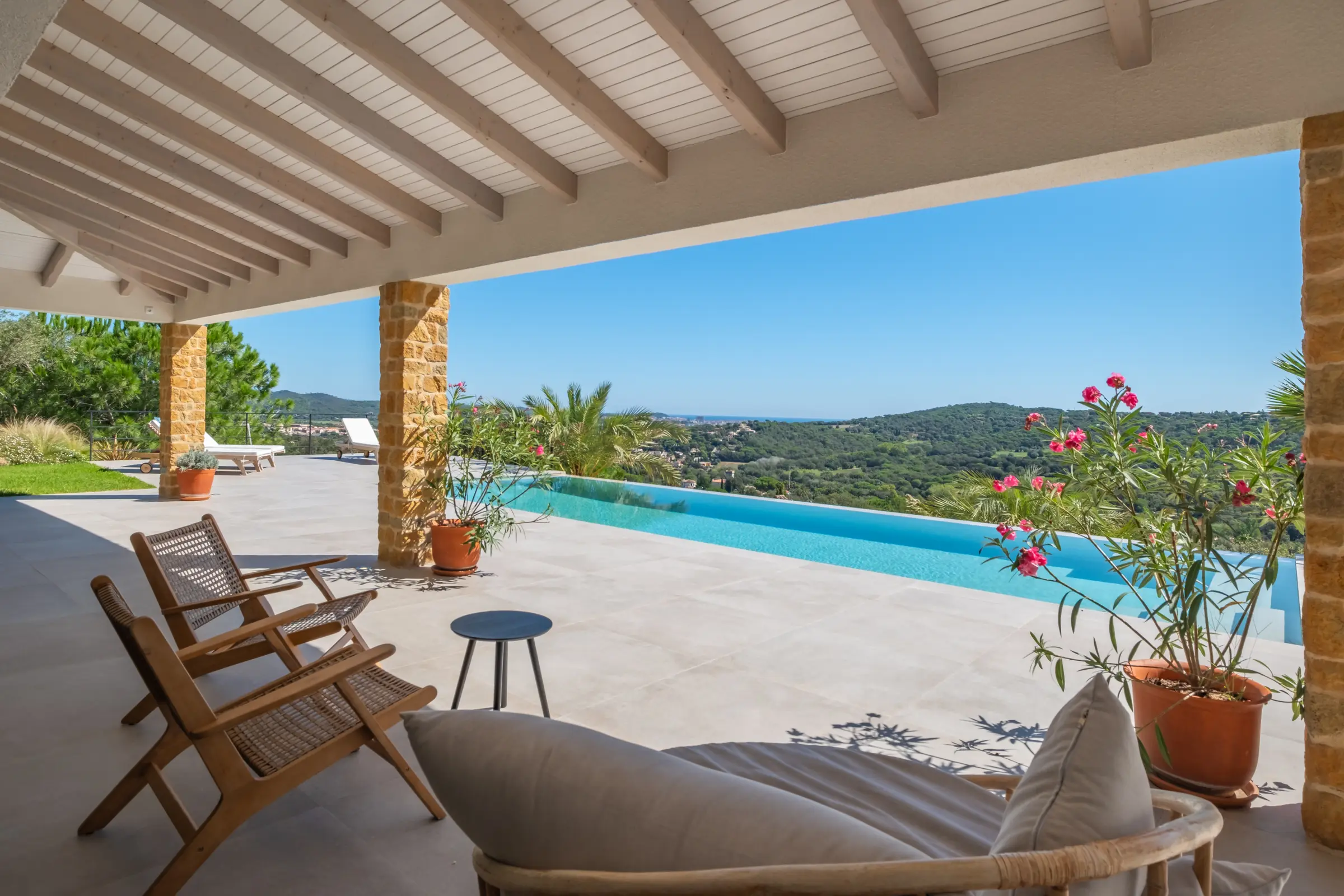 Villa with a pool overlooking the Costa Brava