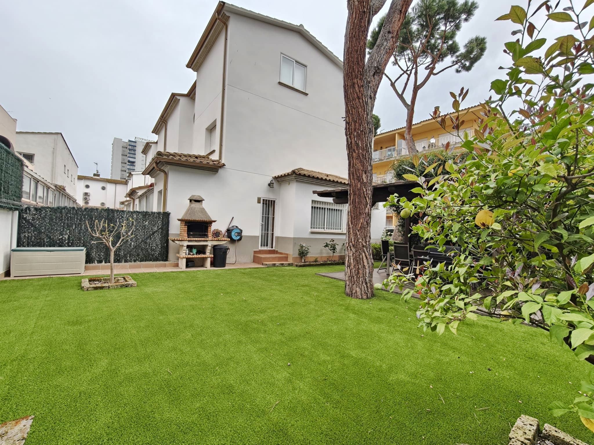 House in the heart of Platja d'aro, with a large garden