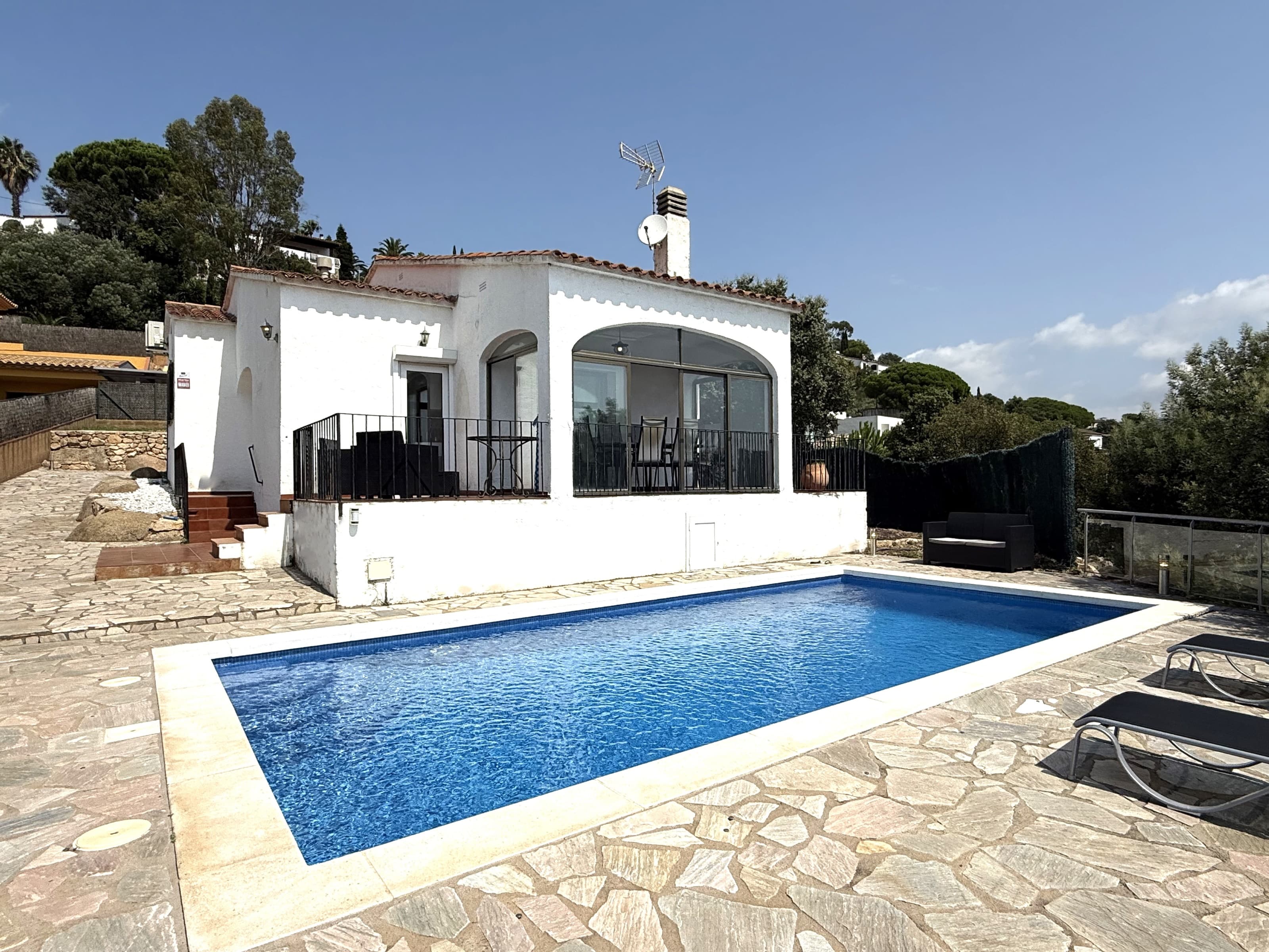 House with tourist license and sea views